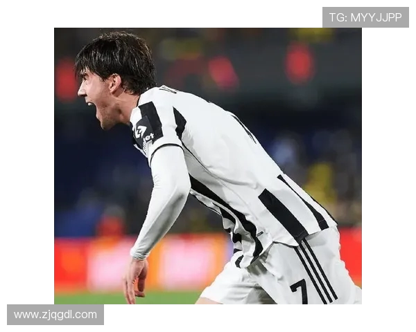 阿莱格里强调无球阶段阵型过散并指出中场空当过大需紧急调整措施